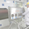 Gesloten jerrycanhouder voor hygiënesluis 2x5 liter